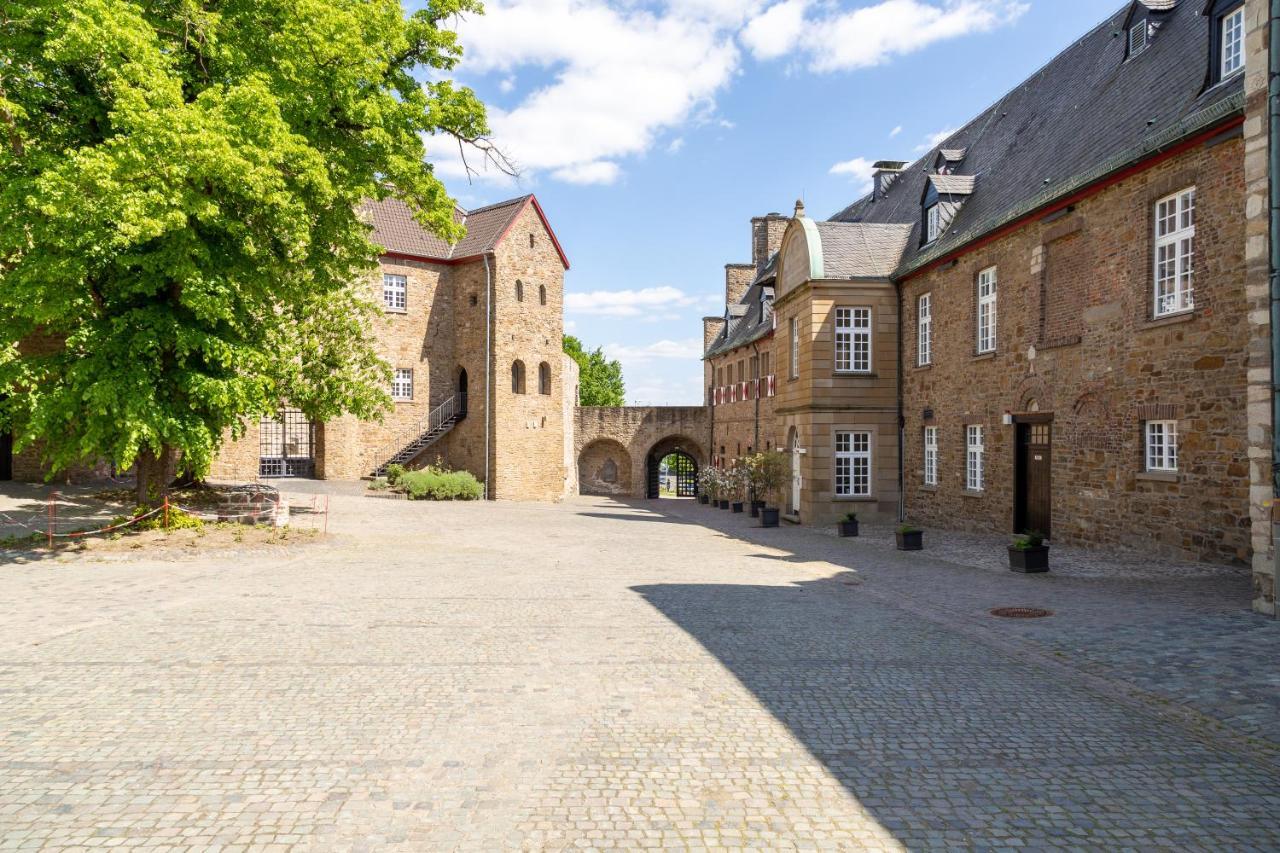 Hotel Am Schloss Broich Mülheim an der Ruhr Buitenkant foto